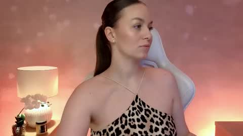 Mila Fleur online show from 18, 7, 2026