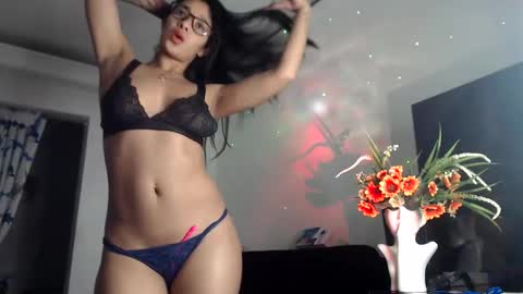 Snapshot of milagros__19 chatting on 4, 12, 2024 Milagros online show from 4, 12, 2024