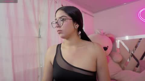Snapshot of milah_tay chatting on 23, 5, 2026 milah_tay online show from 23, 5, 2026