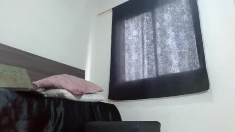 Snapshot of milahot23 chatting on 10, 1, 2025 mila online show from 10, 1, 2025