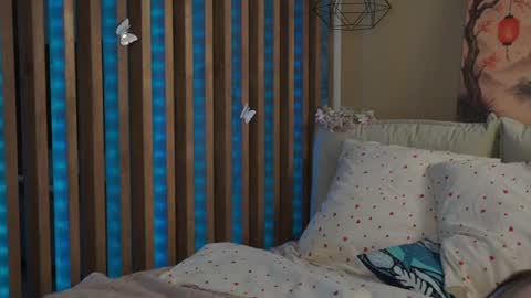 Snapshot of milaice chatting on 4, 7, 2026 Mila online show from 4, 7, 2026
