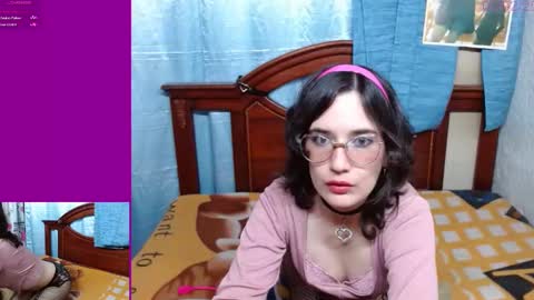 Snapshot of milalunala chatting on 11, 2, 2025 Mila-Lunala online show from 11, 2, 2025