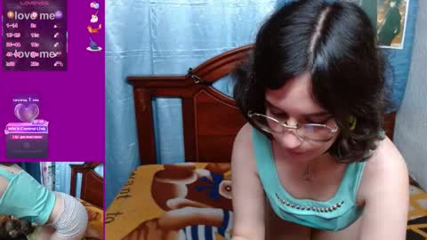 Snapshot of milalunala chatting on 19, 2, 2025 Mila-Lunala online show from 19, 2, 2025