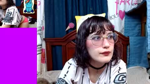 Snapshot of milalunala chatting on 12, 9, 2025 Mila-Lunala online show from 12, 9, 2025