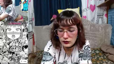 Snapshot of milalunala chatting on 29, 9, 2025 Mila-Lunala online show from 29, 9, 2025