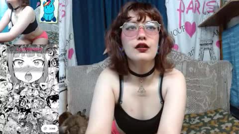 Snapshot of milalunala chatting on 4, 10, 2025 Mila-Lunala online show from 4, 10, 2025