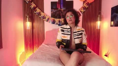 Snapshot of milamonroe_ chatting on 18, 10, 2025 Mila online show from 18, 10, 2025