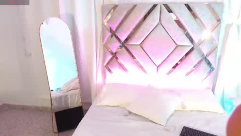Snapshot of milamonroexx chatting on 2, 7, 2026 MilaMonroeXX online show from 2, 7, 2026