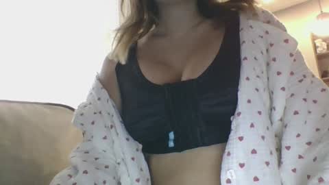 Snapshot of milana5551 chatting on 17, 12, 2024 milana online show from 17, 12, 2024