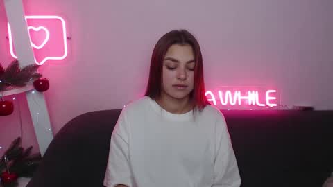 milanaangelas online show from 17, 12, 2024