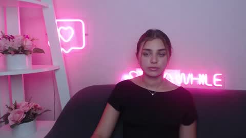 milanaangelas online show from 1, 2, 2025