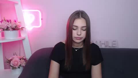 milanaangelas online show from 2, 3, 2025