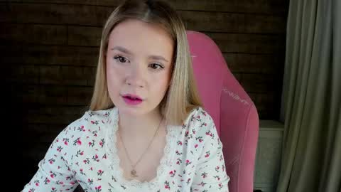 Snapshot of milanabalmain chatting on 20, 4, 2026 MilanaBalmain online show from 20, 4, 2026