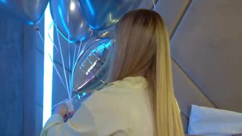 Snapshot of milanabalmain chatting on 22, 4, 2026 MilanaBalmain online show from 22, 4, 2026