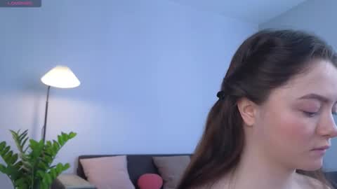 milanakowall online show from 25, 2, 2026