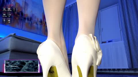 Snapshot of milanapure chatting on 6, 12, 2024 analiMilana online show from 6, 12, 2024