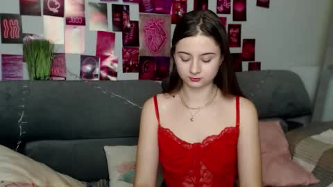 Snapshot of milanaroz chatting on 4, 10, 2025 milanaroz online show from 4, 10, 2025