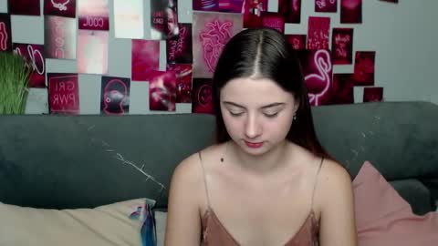 milanaroz online show from 17, 10, 2025