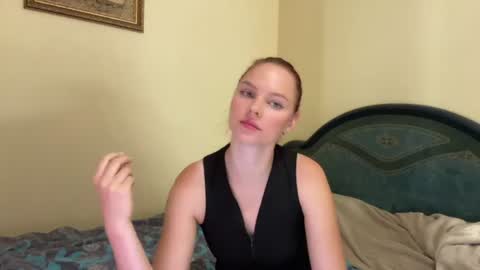 Snapshot of milav_ chatting on 8, 7, 2026 Lana online show from 8, 7, 2026
