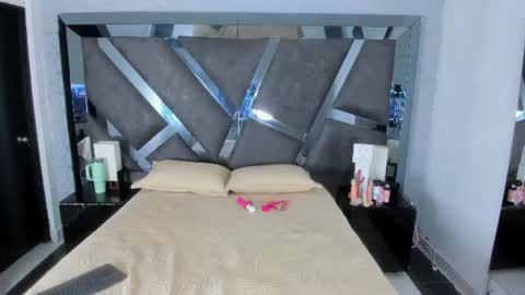 Snapshot of milawink chatting on 10, 6, 2026 Milawink online show from 10, 6, 2026
