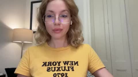 Mila online show from 5, 12, 2025