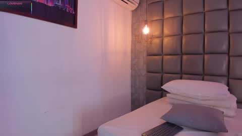 Snapshot of mile_u chatting on 19, 9, 2025 Milena online show from 19, 9, 2025