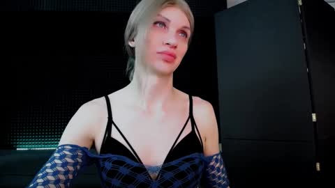 Milena Hardy online show from 26, 9, 2025