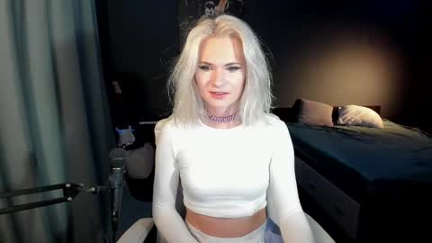 Snapshot of milena_marshmallows chatting on 11, 2, 2025 Milena online show from 11, 2, 2025