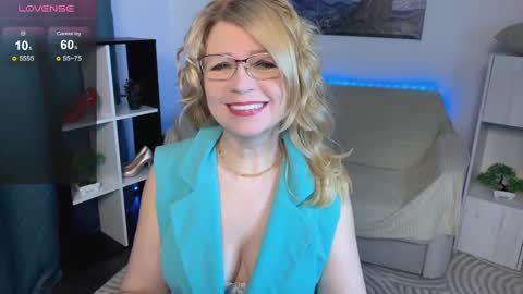 Snapshot of milena_whity chatting on 6, 3, 2025 Milena online show from 6, 3, 2025