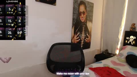 Snapshot of milenacams chatting on 4, 2, 2025 milena online show from 4, 2, 2025