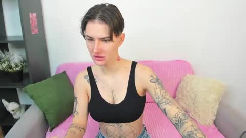 milenakeeks online show from 6, 4, 2026