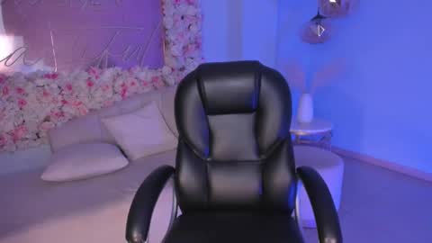 Snapshot of mileycruz_ chatting on 15, 2, 2025 Miley Cruz IG miley model23 online show from 15, 2, 2025
