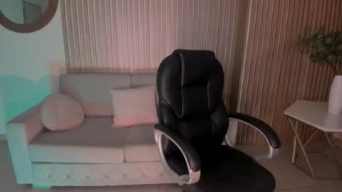 Snapshot of mileycruz_ chatting on 18, 2, 2025 Miley Cruz IG miley model23 online show from 18, 2, 2025