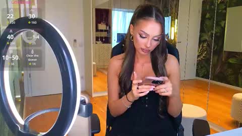 Miley Sin online show from 10, 2, 2026