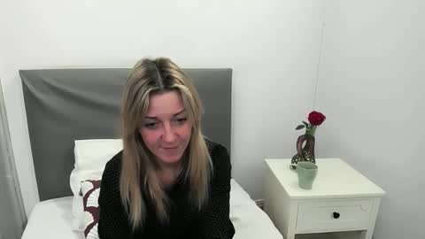 Snapshot of mileytop chatting on 4, 2, 2026 MileyTop online show from 4, 2, 2026