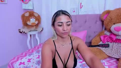 Snapshot of milf_bigass_ chatting on 14, 5, 2026 Antonella online show from 14, 5, 2026