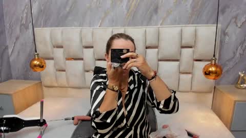 Snapshot of milf_drip chatting on 1, 6, 2026 Lili online show from 1, 6, 2026