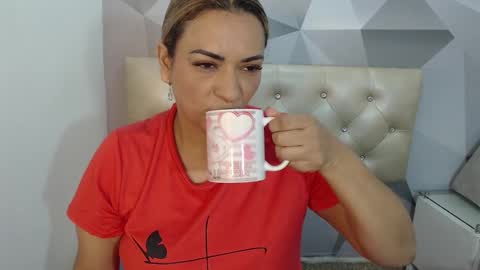 Snapshot of milf_hugeboobs chatting on 17, 1, 2026 milf_hugeboobs online show from 17, 1, 2026