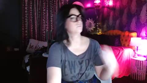 Snapshot of milf_lacey chatting on 19, 7, 2026 Milf Lacey online show from 19, 7, 2026