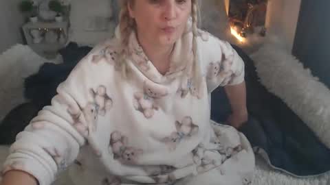 Snapshot of milf_lexxa chatting on 25, 2, 2026 Sarrahkenda online show from 25, 2, 2026