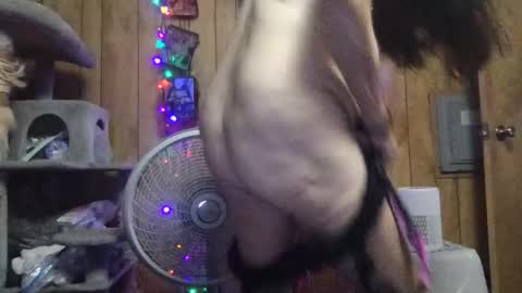 Snapshot of milfmichelle69 chatting on 17, 5, 2026 milfmichelle69 online show from 17, 5, 2026