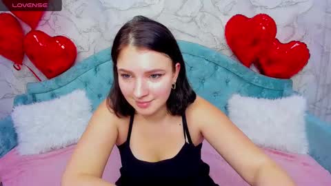 Snapshot of milinafox chatting on 11, 2, 2025 milinafox online show from 11, 2, 2025