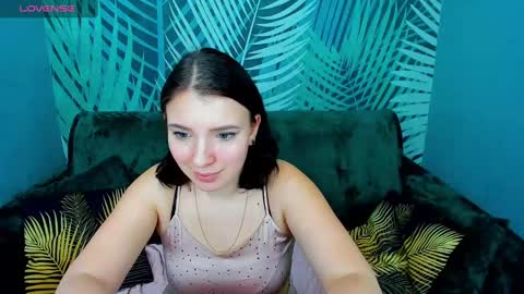 Snapshot of milinafox chatting on 7, 3, 2025 milinafox online show from 7, 3, 2025