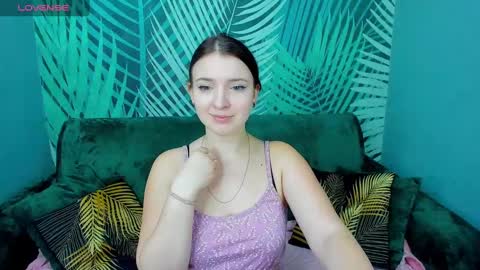 Snapshot of milinafox chatting on 10, 3, 2025 milinafox online show from 10, 3, 2025