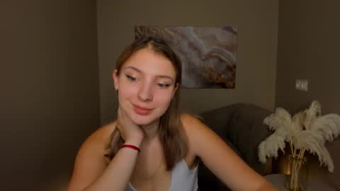 Snapshot of milinafox chatting on 22, 9, 2025 milinafox online show from 22, 9, 2025