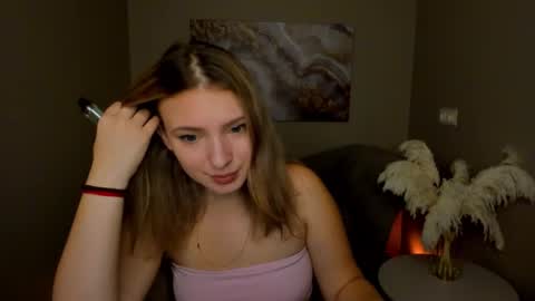 Snapshot of milinafox chatting on 29, 9, 2025 milinafox online show from 29, 9, 2025