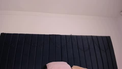 milk_rain online show from 6, 2, 2026