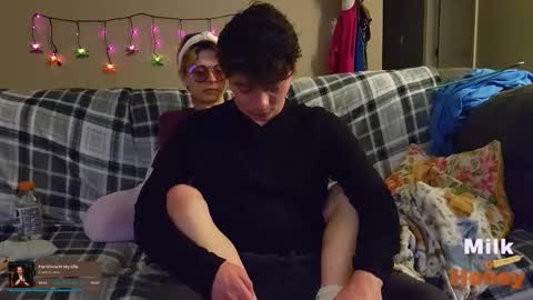 Snapshot of milkandhoneycams chatting on 3, 11, 2025 MilkandHoney online show from 3, 11, 2025