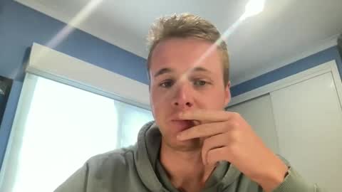 Snapshot of milkplease1234567 chatting on 16, 11, 2025 Milkplease online show from 16, 11, 2025