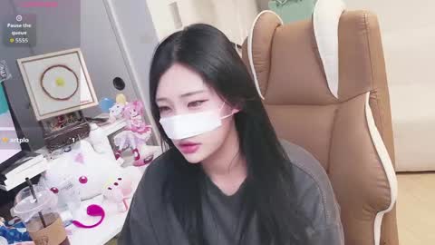 Snapshot of milksola chatting on 26, 5, 2026 milksola online show from 26, 5, 2026